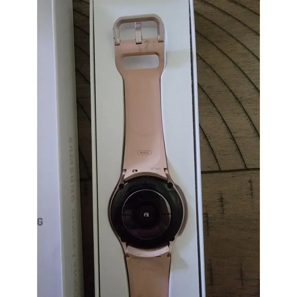 Samsung Galaxy Watch 4 40mm GPS Bluetooth with Sport Band- Pink Gold